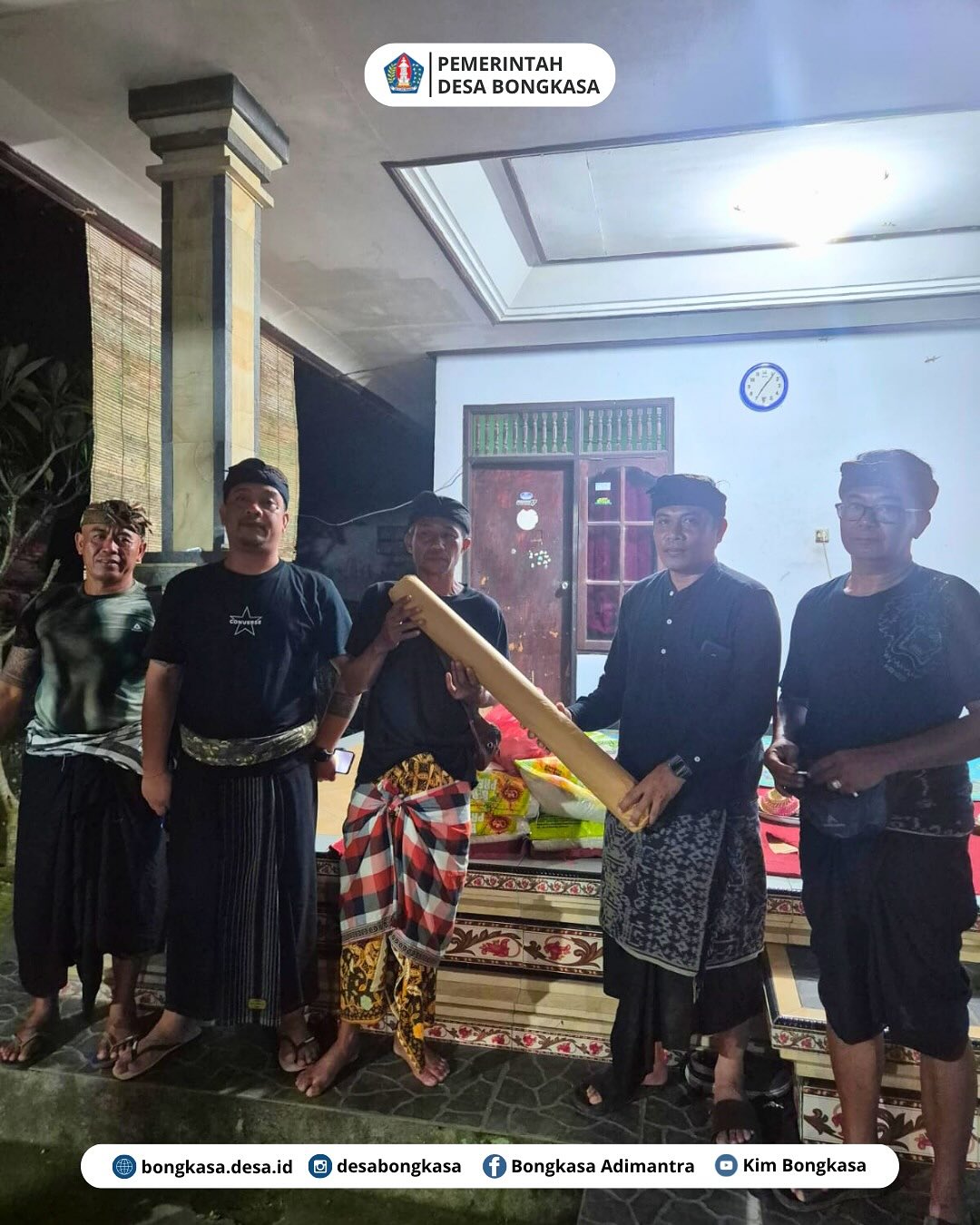 Pemerintah Desa Bongkasa Melayat ke Rumah Warga Meninggal di Banjar Kutaraga